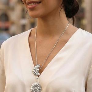 Collier en y marguerite